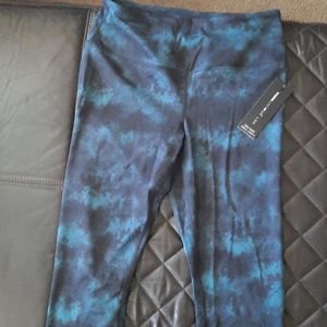 Yogalicious yoga pants size L.